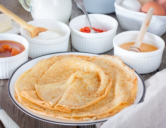 Дары Масленицы: готовим блины на любой вкус