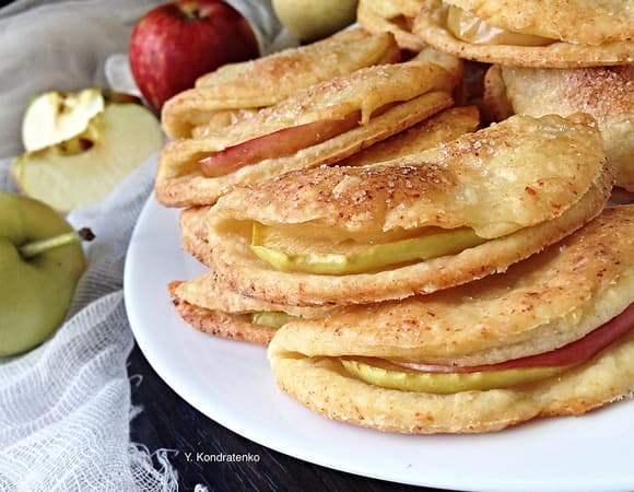 Простая и вкусная выпечка с творогом: 10 рецептов от «Едим Дома»