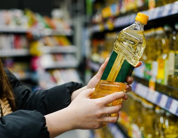 Аналитики назвали состав «кризисной» корзины россиян