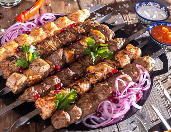 Как приготовить самый вкусный шашлык: советы от «Едим Дома»
