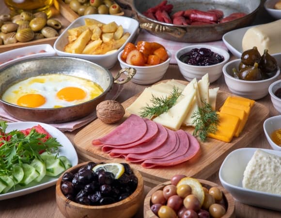 Без кофе и булки? Что нельзя есть натощак