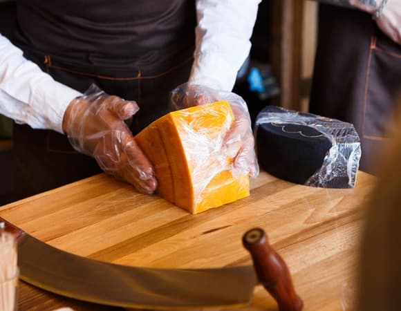 Съедобная пленка поможет дольше хранить продукты, обещают ученые