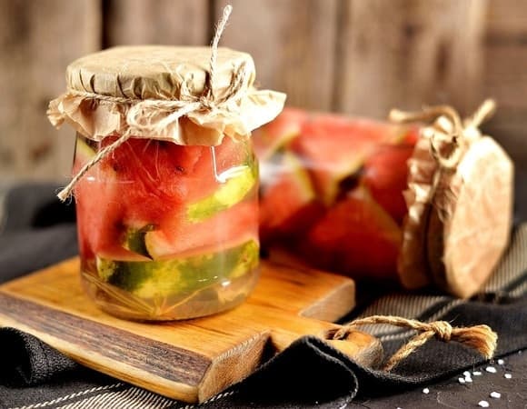 Как замариновать арбузы в банках на зиму: 5 легких рецептов