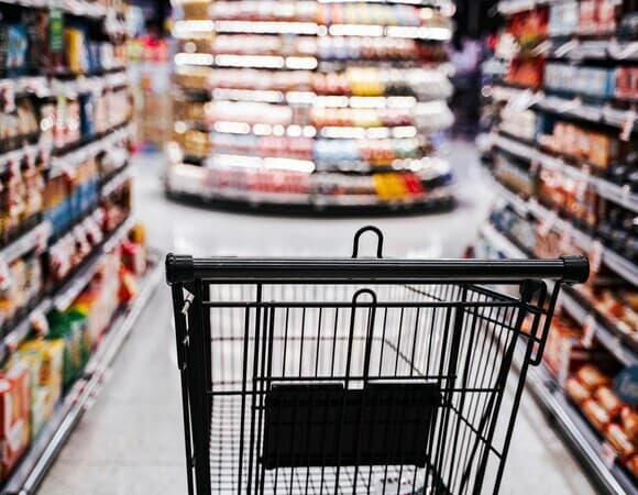 Какие продукты подорожают к Новому году: прогноз экономиста