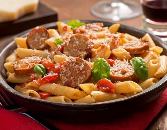 Что приготовить с колбасками и сосисками: 20 рецептов от «Едим Дома»