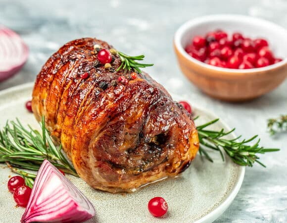 Как приготовить вкусную свинину: простые блюда в духовке, на сковороде, в казане 
