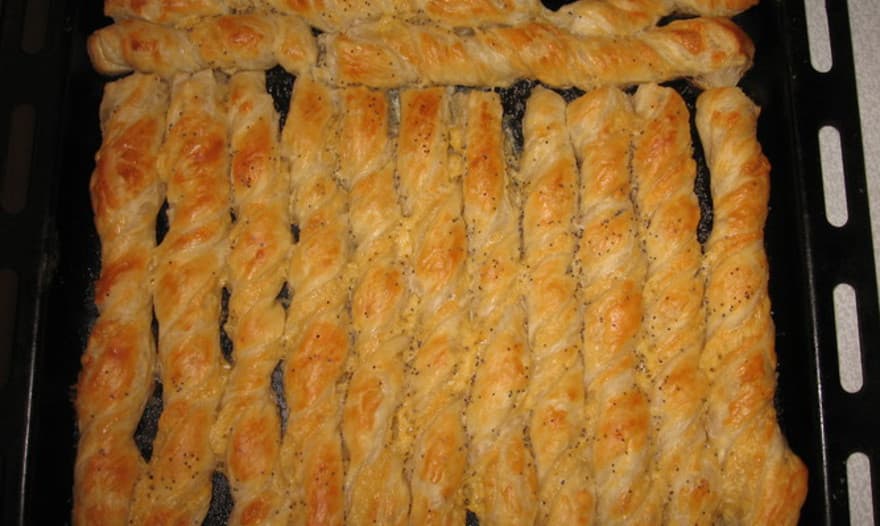Сырные спиральки