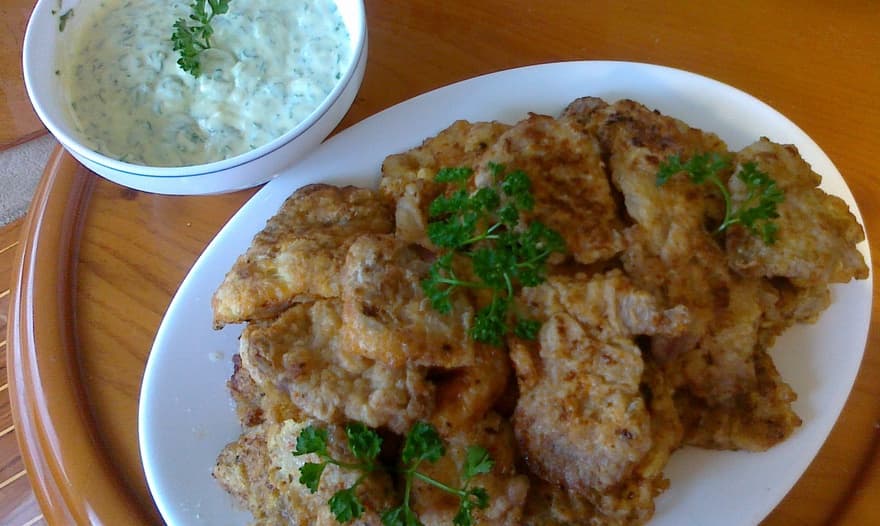 Отбивные с сырным соусом