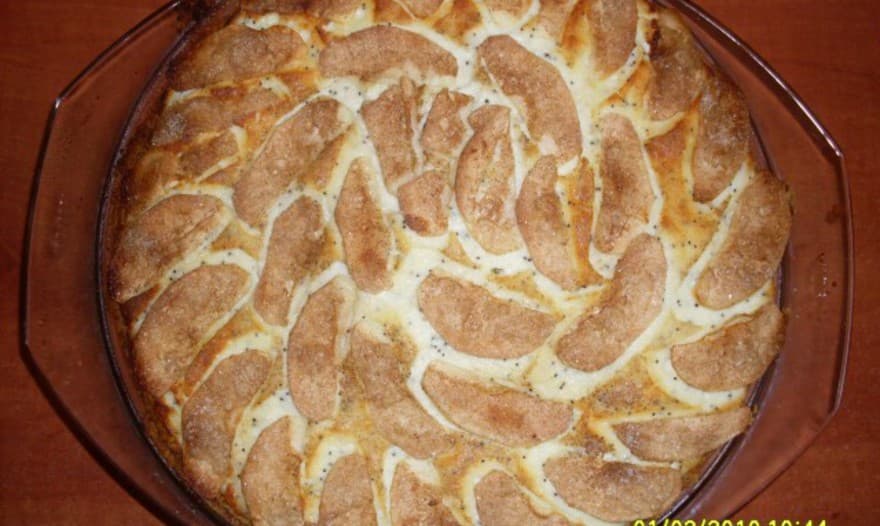 Чизкейк с яблоками и маком