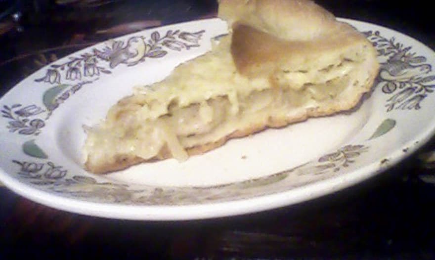 Луковый пирог с грибами