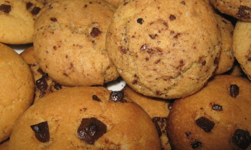 Печенье с кусочками шоколада Cookies with chocolate chips