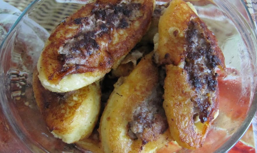 Картофельный рулет с мясом