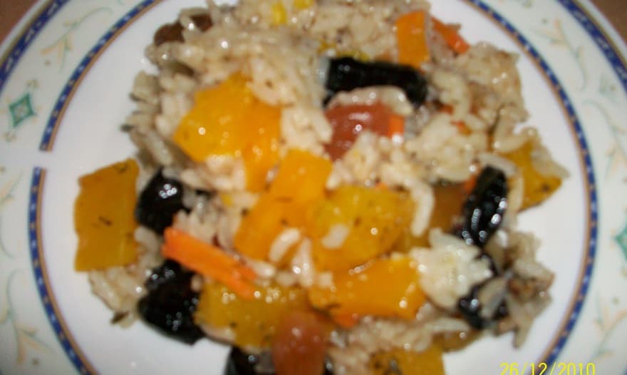 Плов с тыквой, черносливом и изюмом