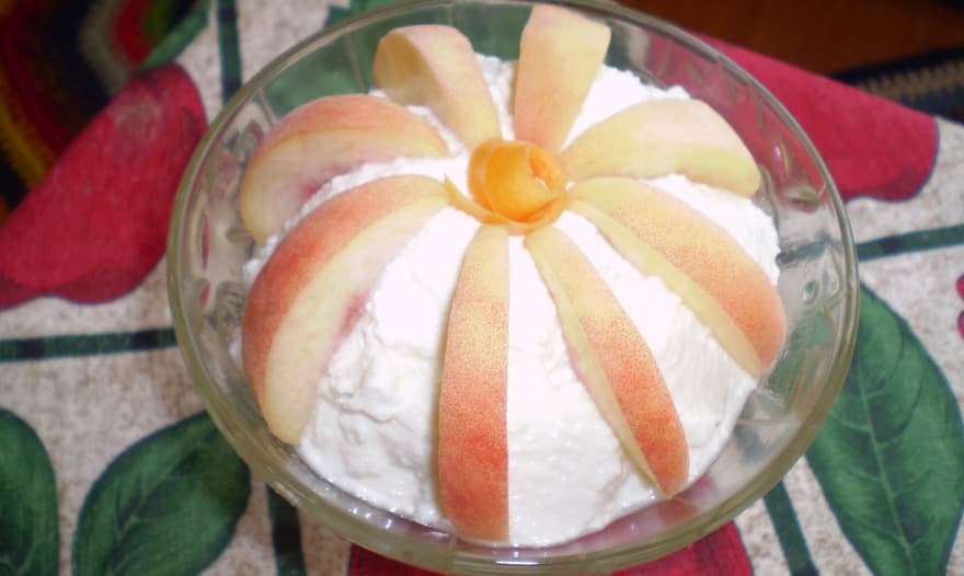 Творожок с персиками
