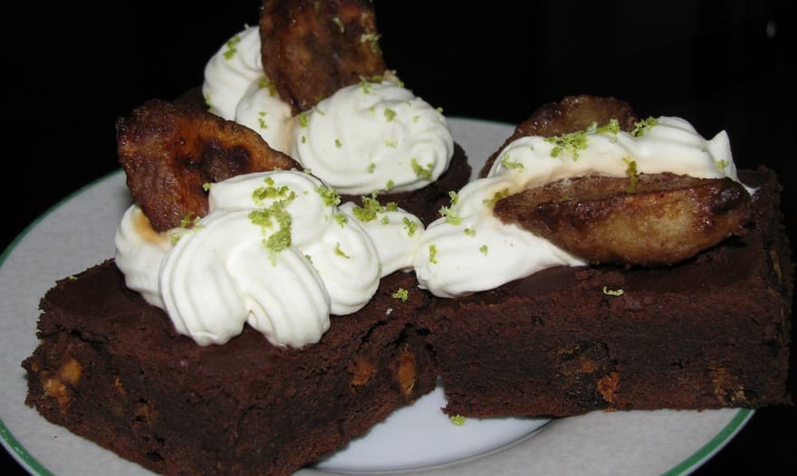 Brownie -Тройной шоколад с карамелизированным бананом