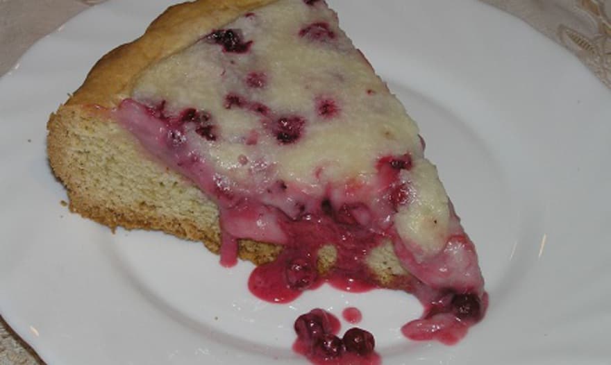 Пирог с брусникой