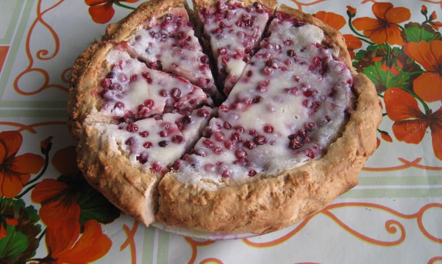Пирог с брусникой