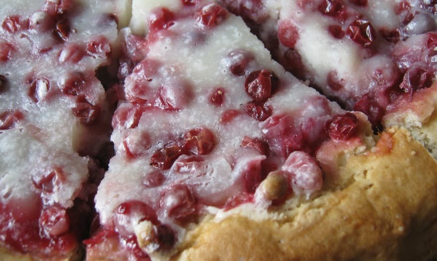 Пирог с брусникой