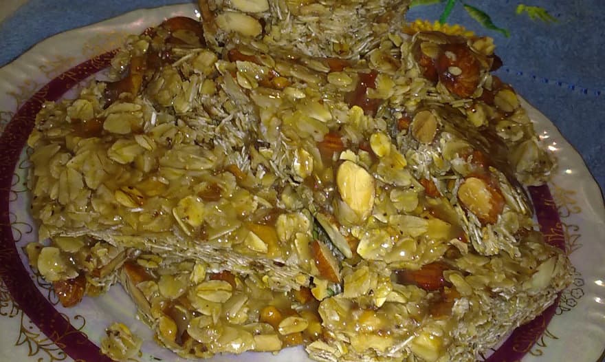 Овсяные батончики с орехами без выпечки