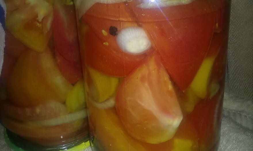 Помидоры маринованные дольками