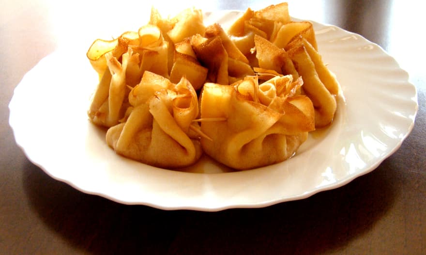 Блинчики с карамелизованными яблоками