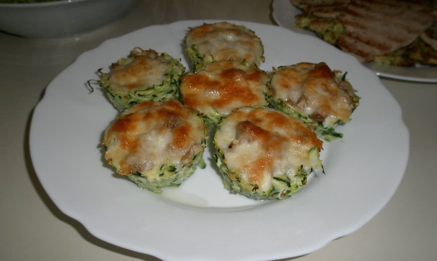 Кабачковые корзиночки с куриным филе
