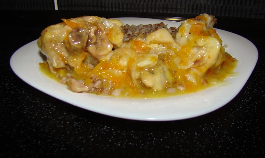 Диетическая курица с подливкой
