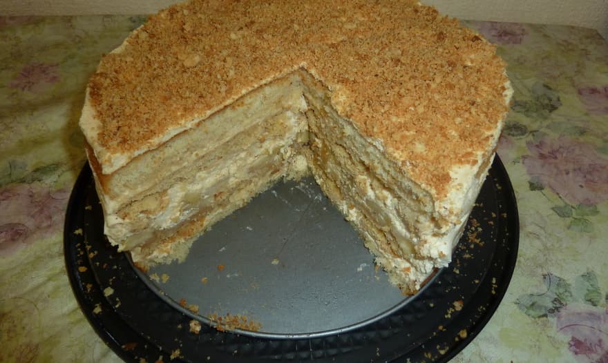 ЯБЛОЧНЫЙ  ТОРТ с карамельным баварским муссом с корицей