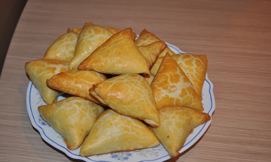 Слоеная самса с мясом