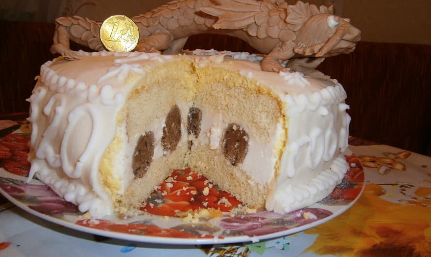 Китайский дракон из мастики