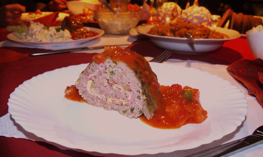 Праздничное мясное колесо