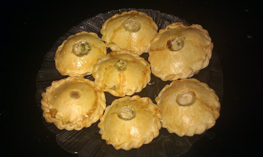 Куриные грудки в тесте со сливочным соусом (Бешамель)