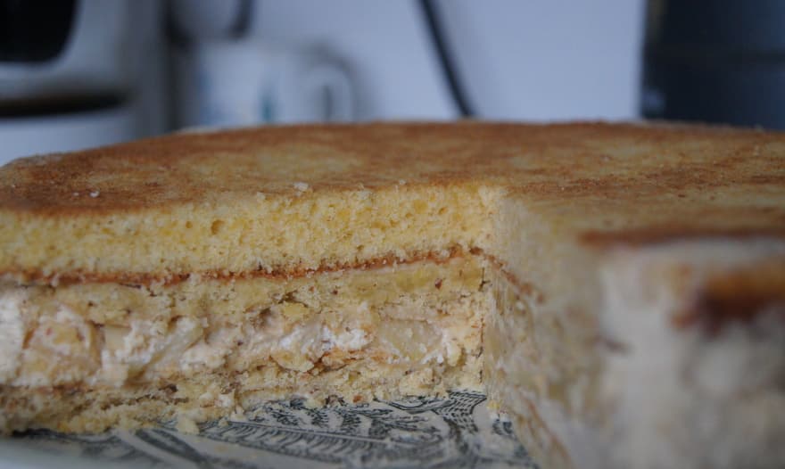ЯБЛОЧНЫЙ  ТОРТ с карамельным баварским муссом с корицей