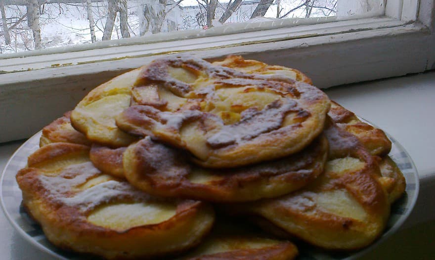 Оладьи с яблоками