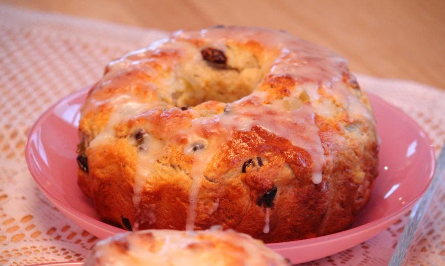 Куличи с цукатами и изюмом