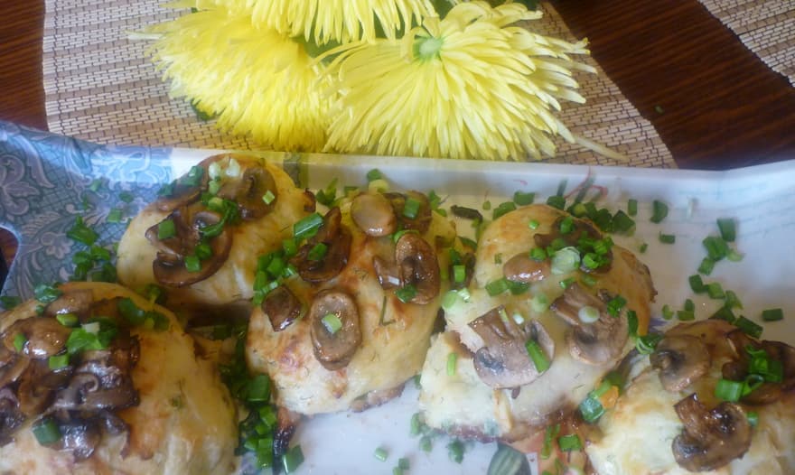 Эскалопы в картофельной шапке