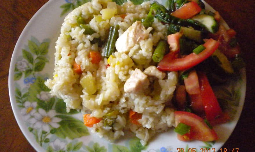 Рис с имбирём, овощами и куриной грудкой