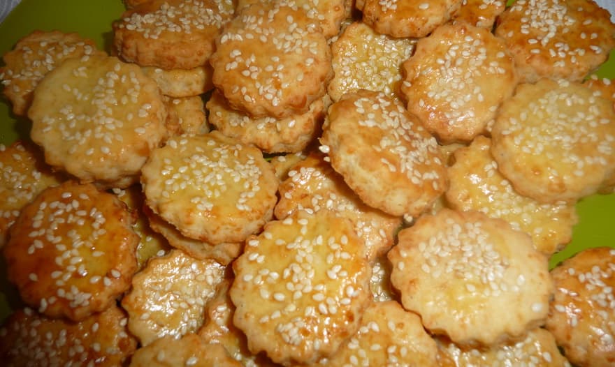 Хрустящее сырное печенье