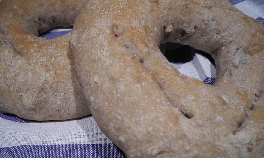 Хлеб с грецкими орехами от Ришара Бертине