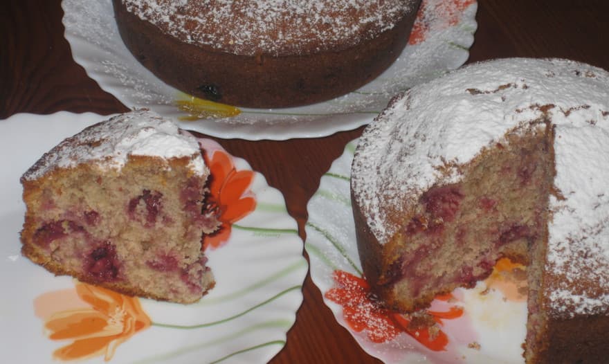 Кекс с малиной