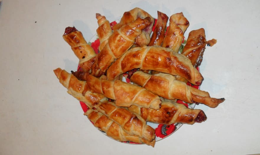 "Круассаны" (Les croissants) из домашнего слоеного теста с шоколадной начинкой и не только