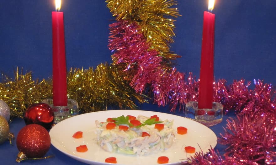 Салат с кальмаром