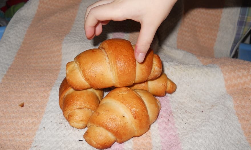 Круассаны с корицей