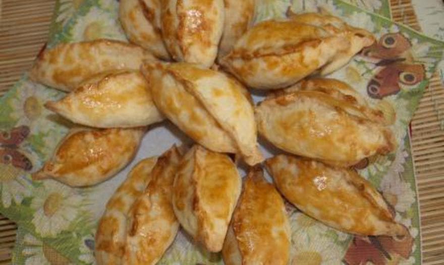 Пирожки с рисом, яйцами и шпинатом