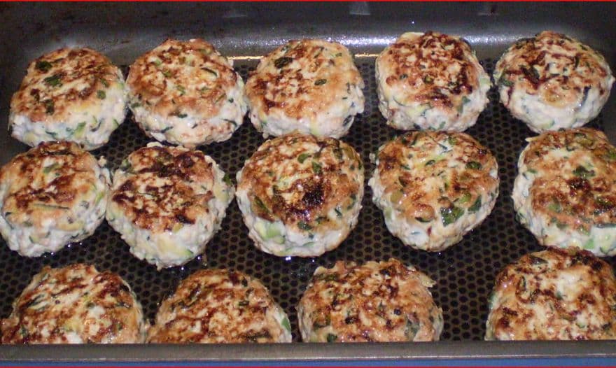 Котлетки из индейки с цукини и мятой