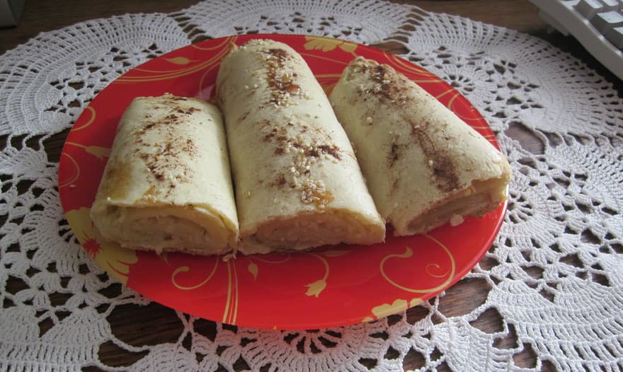 Югославский яблочный рулет
