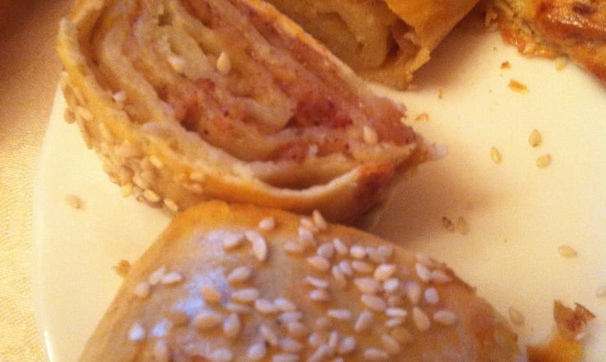 Югославский яблочный рулет