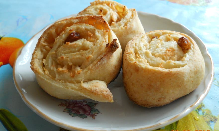 "Улитки творожные" с яблоками и корицей