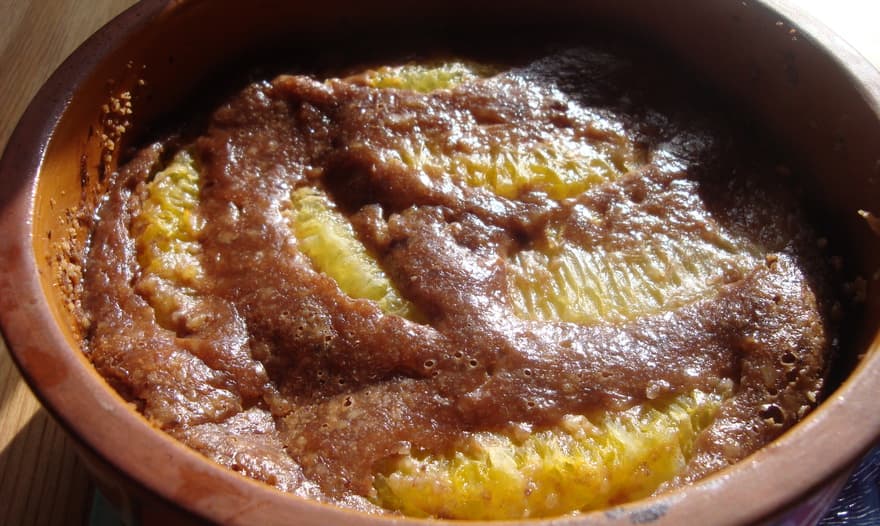 Шоколадный клафути с апельсином и фундуком