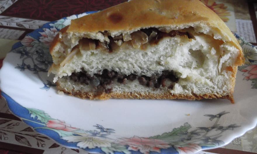 Кулебяка с капустой и фаршем